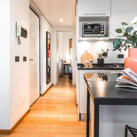 Altido Lovely Mansard Milan Bagian luar foto