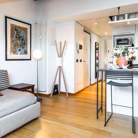 Altido Lovely Mansard Milan Bagian luar foto