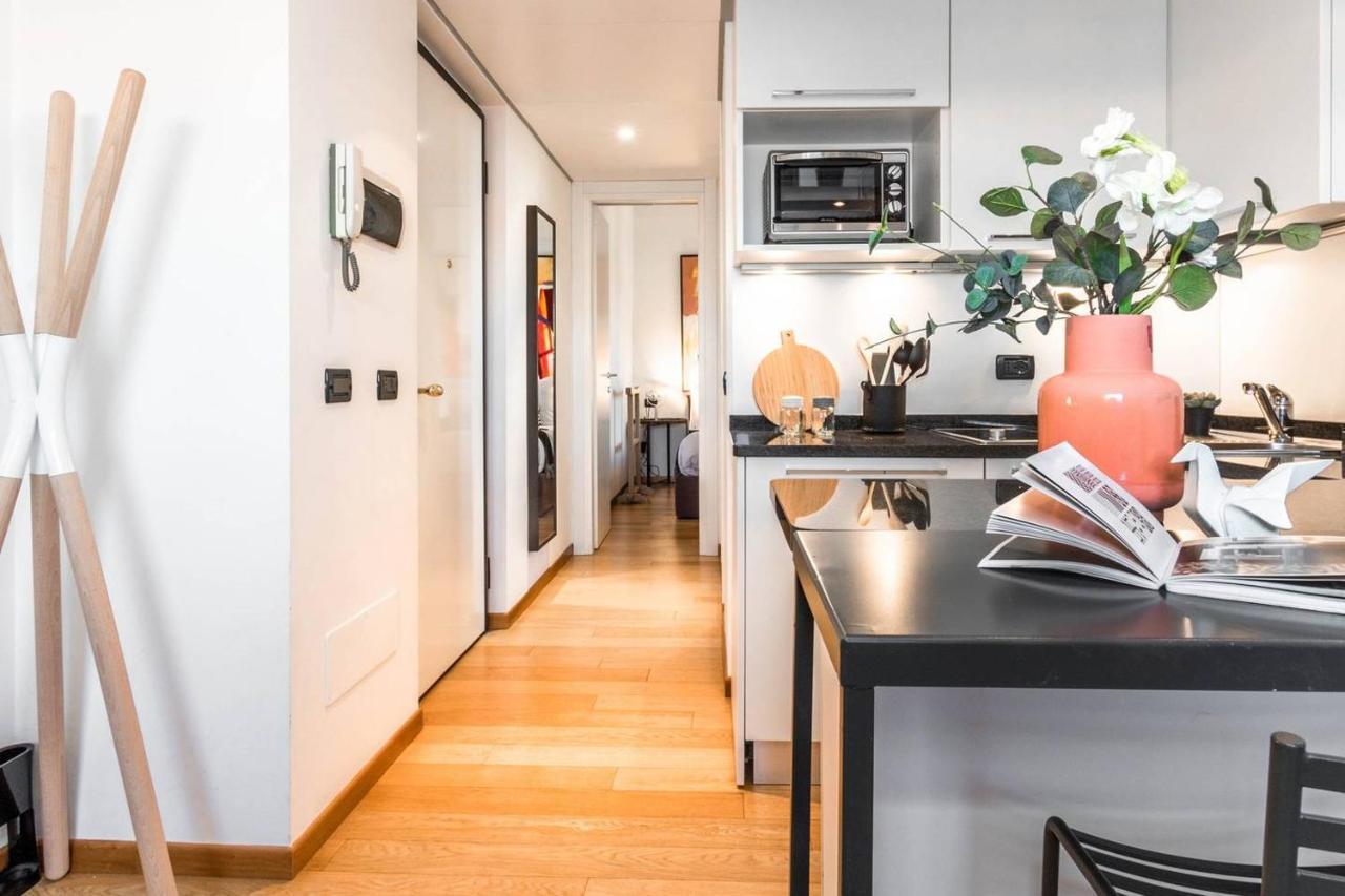 Altido Lovely Mansard Milan Bagian luar foto