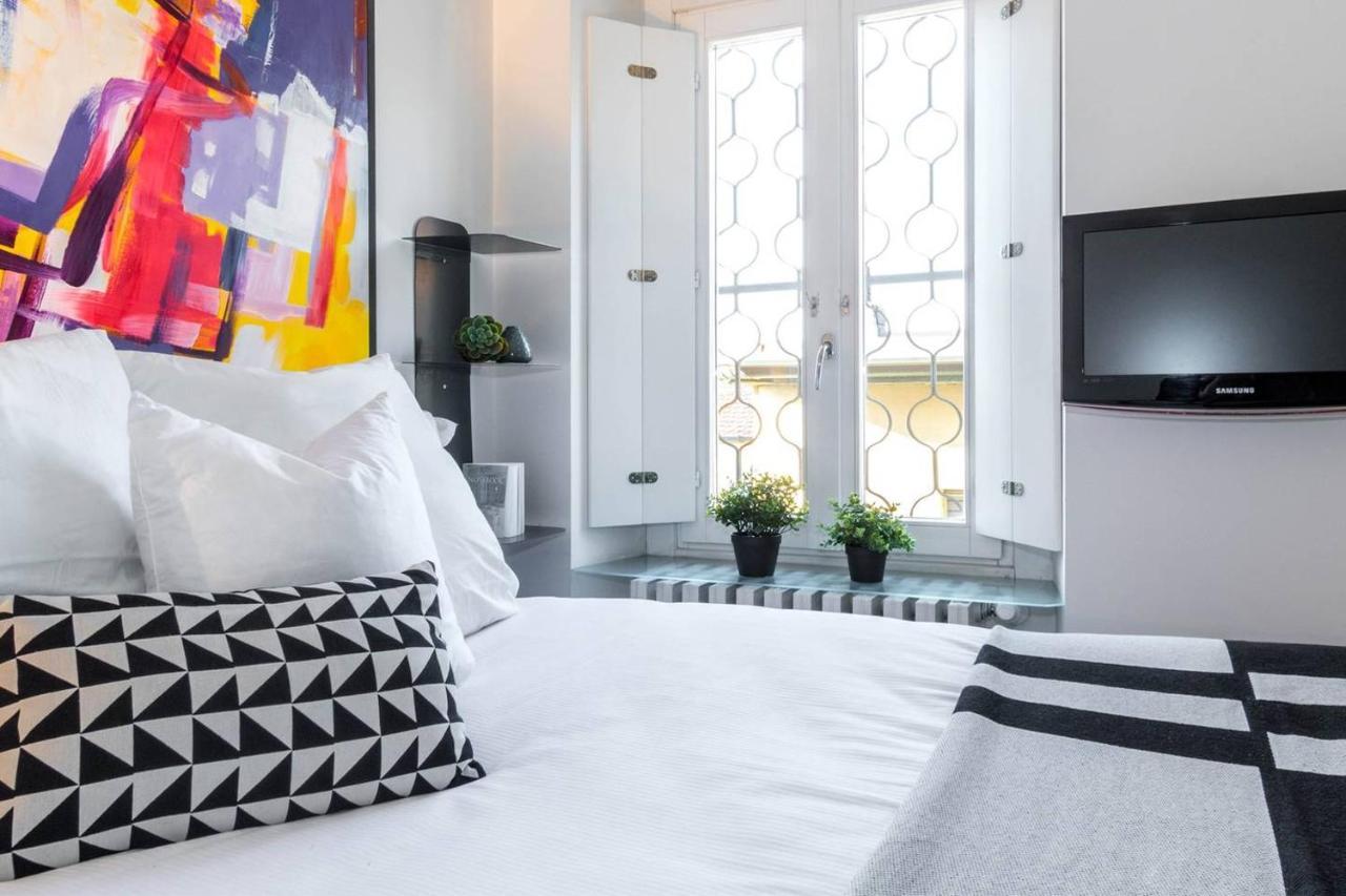 Altido Lovely Mansard Milan Bagian luar foto